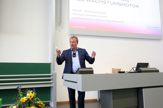 Festredner Thorsten Fugel, Local Division Manager ELDS Germany, ABB Festredner Thorsten Fugel, Local Division Manager ELDS Germany, ABB