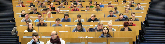 Studierende im Hörsaal Studierende im Hörsaal