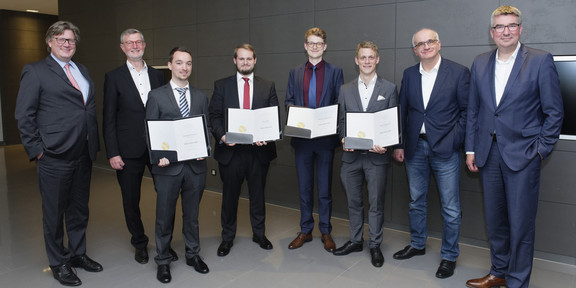 Gruppenfoto Übergabe Uhde-Preis