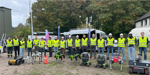Group photo of German-Japanese cooperation