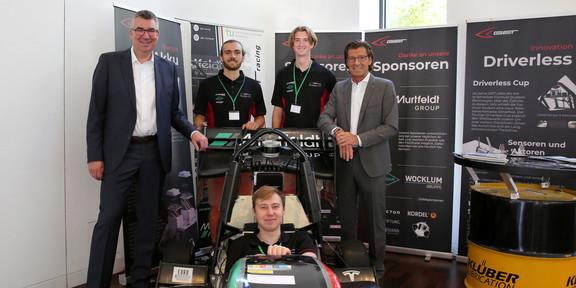 Team GET racing Dortmund e. V. mit Wulf-Christian Ehrich, IHK Dortmund und Torsten Bertram, TU Dortmund Team GET racing Dortmund e. V. mit Wulf-Christian Ehrich, IHK Dortmund und Torsten Bertram, TU Dortmund