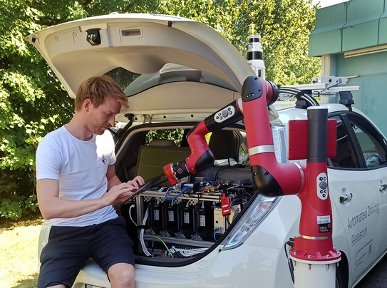 Fahrzeug mit Ausstattung für autonomes Fahren