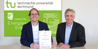 Apl. Prof. Dr.-Ing. Ulf Häger und Dekan Prof. Dr.-Ing. Frank Jenau