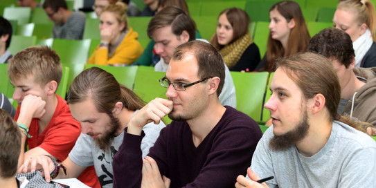 Studierende im Hörsaal