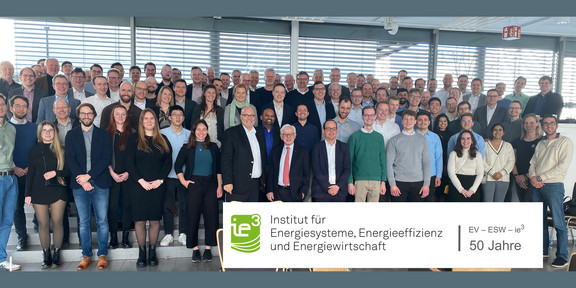 Gruppenfoto Mitarbeiter und Alumni ie³