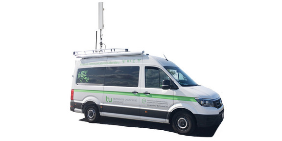 Mobiles 5G Labor, Crafter mit Antenne Mobiles 5G Labor, Crafter mit Antenne